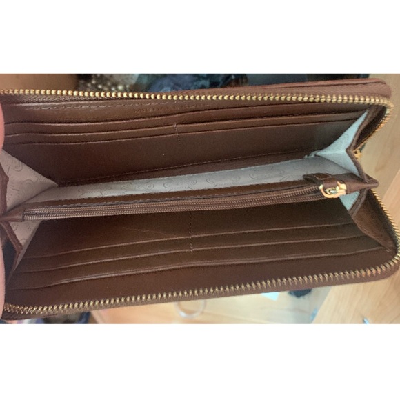 Michael Kors Wallet - Picture 3 of 3